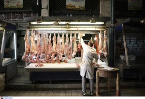 Πάνω από 1.800 επιθεωρήσεις και δεκάδες παραβάσεις στην αγορά τροφίμων