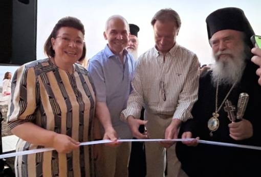 Παρόντες στα εγκαίνια, απόντες στα «κλικ»