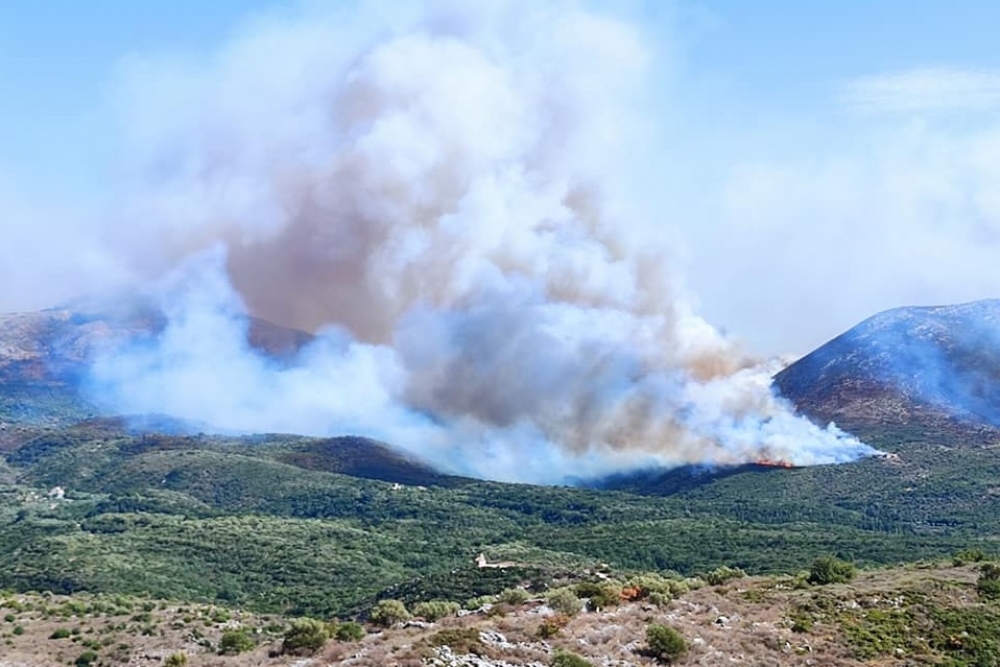&Pi;&upsilon;&rho;&kappa;&alpha;&gamma;&iota;ά &sigma;&epsilon; &epsilon;&xi;έ&lambda;&iota;&xi;&eta; &sigma;&tau;&eta; &Mu;ά&nu;&eta; (&Phi;&Omega;&Tau;&Omicron;)