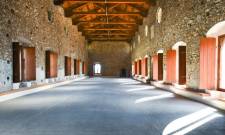 &Pi;&lambda;&eta;&sigma;&iota;ά&zeta;&epsilon;&iota; &eta; &mu;&epsilon;&gamma;ά&lambda;&eta; ώ&rho;&alpha; &tau;&omicron;&upsilon; &beta;&upsilon;&zeta;&alpha;&nu;&tau;&iota;&nu;&omicron;ύ &Mu;&upsilon;&sigma;&tau;&rho;ά