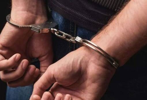 Κυκλοφορούσε με γκλοπ και συνελήφθη στη Σπάρτη