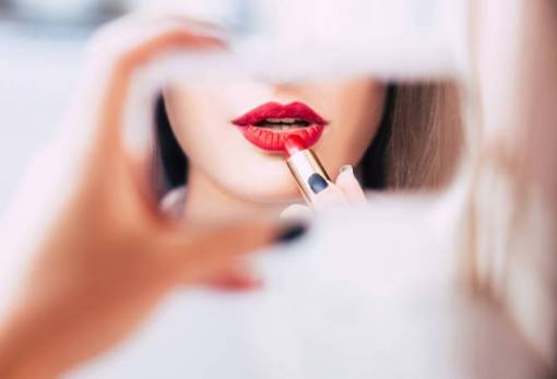 Πώς θα αφαιρέσεις εύκολα το ματ κραγιόν;