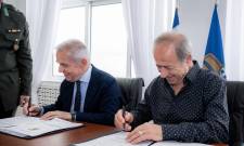 &Kappa;&alpha;&iota; &mu;&epsilon; &tau;&eta; &laquo;&beta;&omicron;ύ&lambda;&alpha;&raquo; &sigma;&tau;&omicron;&nu; &Delta;ή&mu;&omicron; &Alpha;&nu;&alpha;&tau;. &Mu;ά&nu;&eta;&sigmaf; &tau;&mu;ή&mu;&alpha; &tau;&omicron;&upsilon; &Sigma;&tau;&rho;&alpha;&tau;&omicron;&pi;έ&delta;&omicron;&upsilon; &laquo;&Mu;&alpha;&nu;&tau;&omicron;ύ&beta;&alpha;&lambda;&omicron;&upsilon;&raquo;