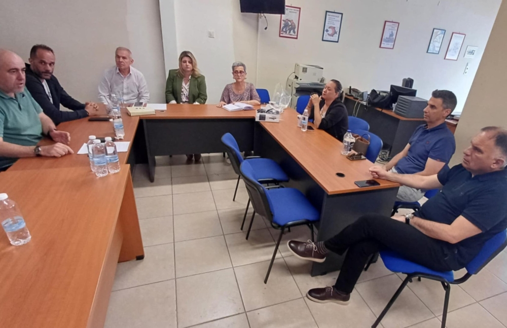 &Sigma;&upsilon;&nu;ά&nu;&tau;&eta;&sigma;&eta; &tau;&omega;&nu; &Lambda;&omicron;&gamma;&iota;&sigma;&tau;ώ&nu; &Lambda;&alpha;&kappa;&omega;&nu;ί&alpha;&sigmaf; &mu;&epsilon; &tau;&omicron;&upsilon;&sigmaf; &beta;&omicron;&upsilon;&lambda;&epsilon;&upsilon;&tau;έ&sigmaf; &gamma;&iota;&alpha; &kappa;&alpha;ί&rho;&iota;&alpha; &epsilon;&pi;&alpha;&gamma;&gamma;&epsilon;&lambda;&mu;&alpha;&tau;&iota;&kappa;ά &kappa;&alpha;&iota; &tau;&omicron;&pi;&iota;&kappa;ά &zeta;&eta;&tau;ή&mu;&alpha;&tau;&alpha;