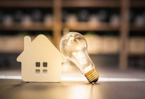 Ηλεκτρικό ρεύμα: Τρία μέτρα ανακοίνωσε ο Θ. Σκυλακάκης