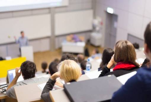 «Αγαπητοί φοιτητές σάς έχουμε απογοητεύσει. Συγγνώμη…»