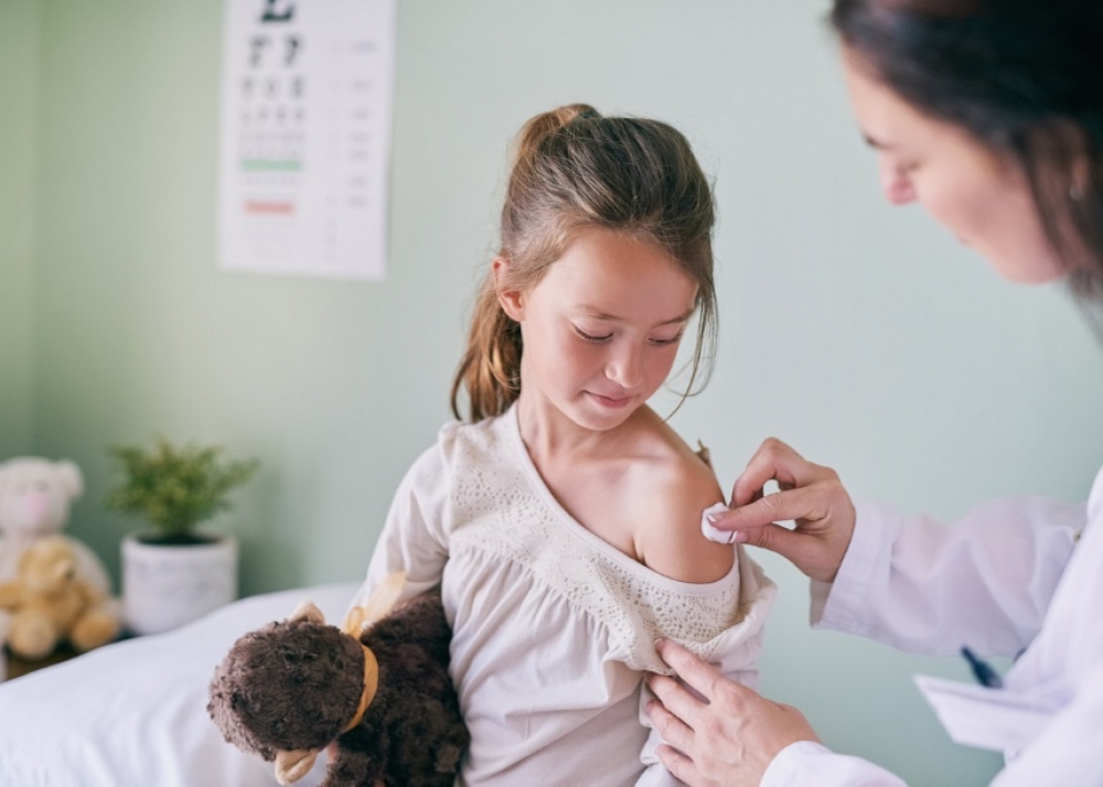 &Eta;&pi;&alpha;&tau;ί&tau;&iota;&delta;&alpha;: &Sigma;&upsilon;&nu;&alpha;&gamma;&epsilon;&rho;&mu;ό&sigmaf; &sigma;&tau;&omicron;&nu; &Pi;&Omicron;&Upsilon; &gamma;&iota;&alpha; &mu;&upsilon;&sigma;&tau;&eta;&rho;&iota;ώ&delta;&eta; &epsilon;&pi;&iota;&delta;&eta;&mu;ί&alpha; &sigma;&epsilon; &pi;&alpha;&iota;&delta;&iota;ά