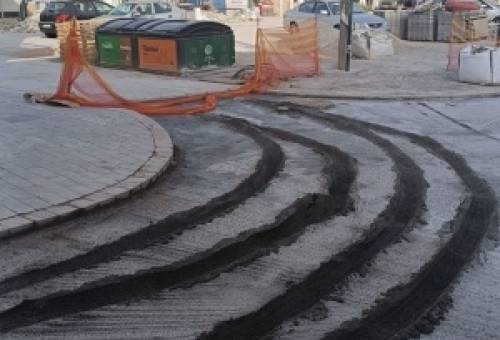 Ποιος πάτησε το φρέσκο τσιμέντο έξω απ’ του Μόρφη, στο Open Mall Σπάρτης; (ΦΩΤΟ)