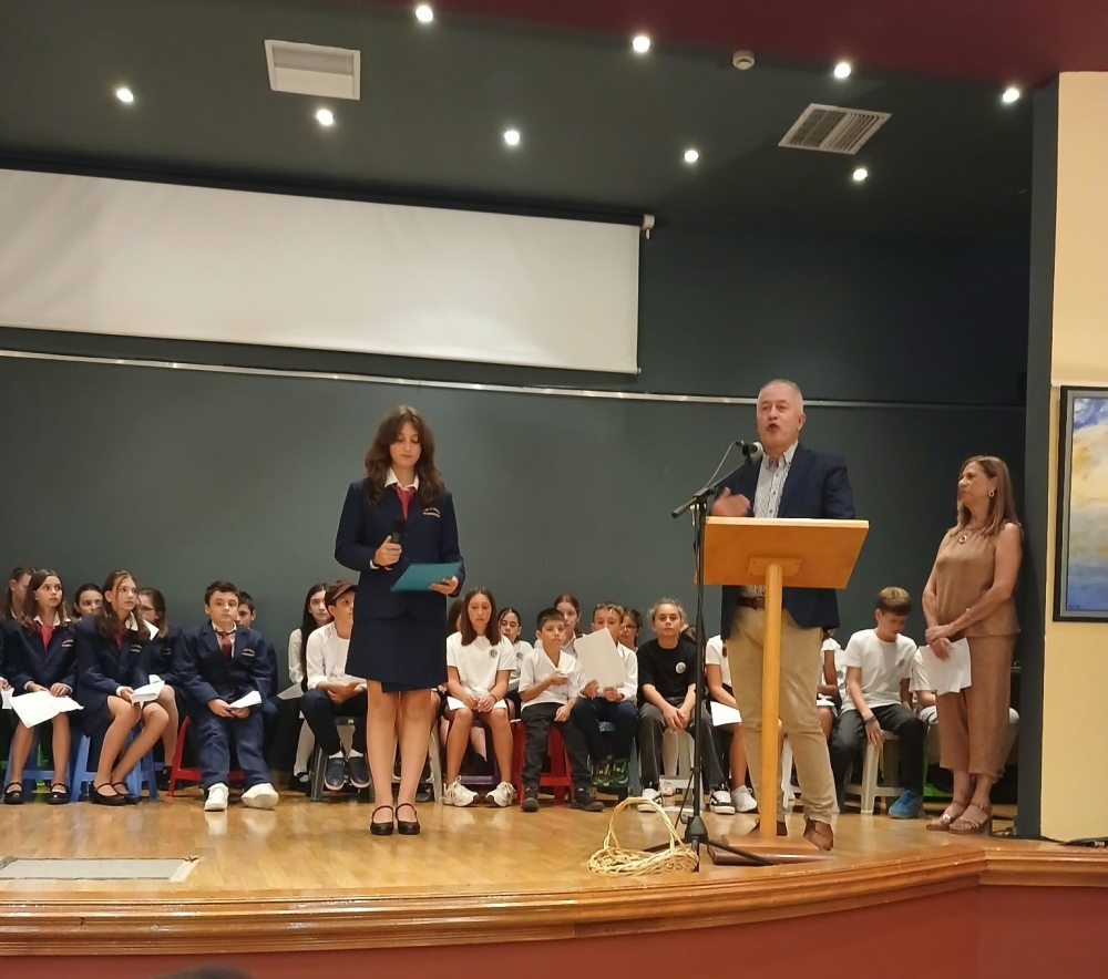 &laquo;&Mu;&epsilon; &lambda;έ&nu;&epsilon; &Eta;&rho;ώ&raquo;: &Tau;&omicron; 1&omicron; &Delta;&eta;&mu;&omicron;&tau;&iota;&kappa;ό &Sigma;&pi;ά&rho;&tau;&eta;&sigmaf; &tau;ί&mu;&eta;&sigma;&epsilon; &tau;&eta; &nu;&epsilon;&alpha;&rho;ή &alpha;&gamma;&omega;&nu;ί&sigma;&tau;&rho;&iota;&alpha; &tau;&eta;&sigmaf; &Alpha;&nu;&tau;ί&sigma;&tau;&alpha;&sigma;&eta;&sigmaf;