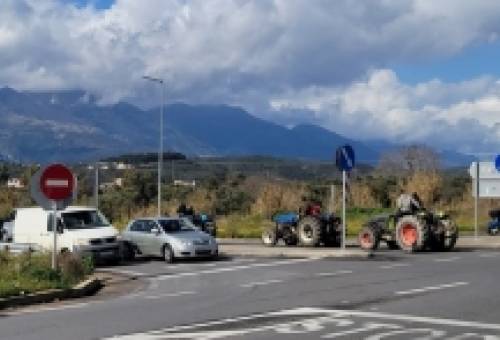 Οι αγρότες «μαρσάρουν» τις μηχανές των τρακτέρ και στη Λακωνία