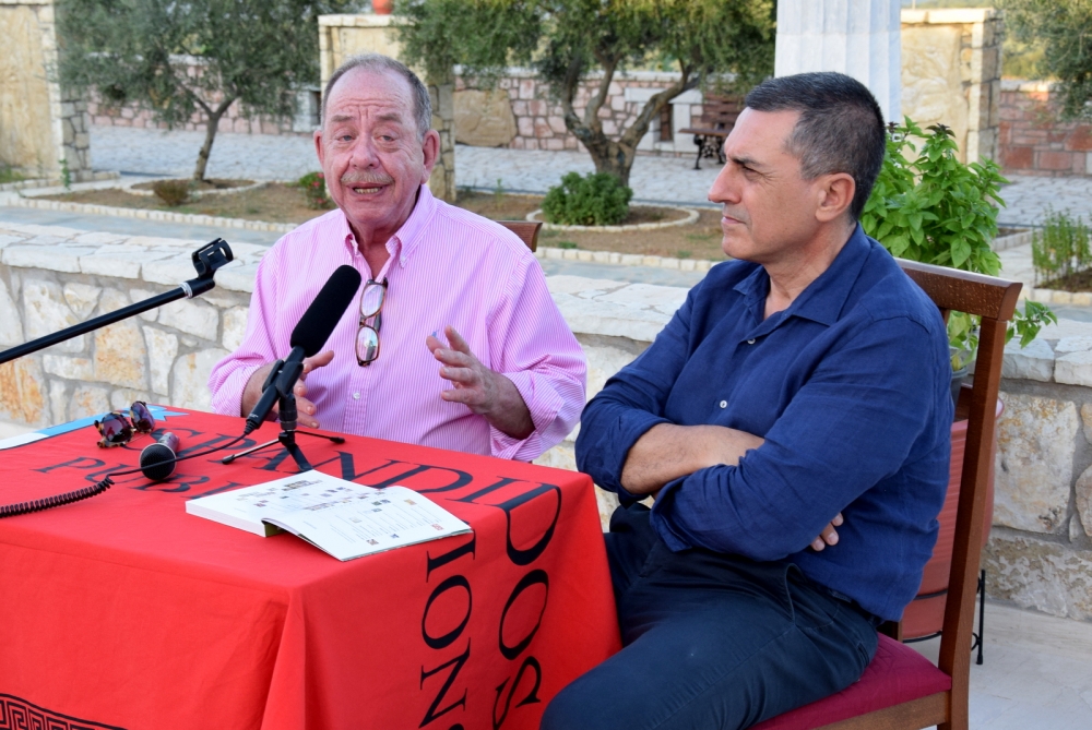 &Tau;&alpha; &mu;&upsilon;&sigma;&tau;&iota;&kappa;ά &tau;&eta;&sigmaf; &epsilon;&lambda;&lambda;&eta;&nu;&iota;&kappa;ή&sigmaf; &kappa;&omicron;&upsilon;&zeta;ί&nu;&alpha;&sigmaf; &alpha;&pi;&omicron;&kappa;ά&lambda;&upsilon;&psi;&epsilon; &omicron; &Eta;&lambda;. &Mu;&alpha;&mu;&alpha;&lambda;ά&kappa;&eta;&sigmaf; &sigma;&tau;&omicron; &Gamma;&epsilon;&omega;&rho;&gamma;ί&tau;&sigma;&iota; (VIDEO-&Phi;&Omega;&Tau;&Omicron;)