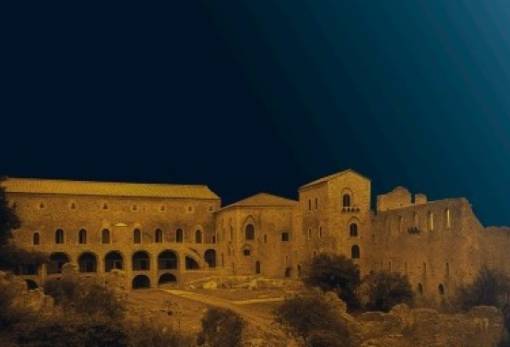 Πως φωτίζει το ολόγιομο φεγγάρι την Καστροπολιτεία του Μυστρά;