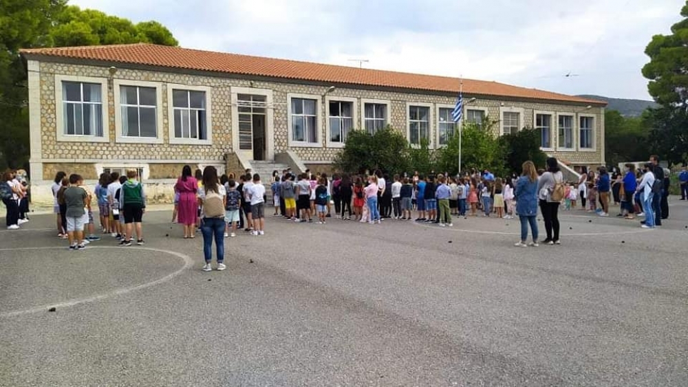 &Mu;&eta;&nu;ύ&mu;&alpha;&tau;&alpha; &epsilon;&kappa;&pi;&rho;&omicron;&sigma;ώ&pi;&omega;&nu; &lambda;&alpha;&kappa;&omega;&nu;&iota;&kappa;ώ&nu; &Alpha;&rho;&chi;ώ&nu; &gamma;&iota;&alpha; &tau;&eta;&nu; έ&nu;&alpha;&rho;&xi;&eta; &tau;&omicron;&upsilon; &sigma;&chi;&omicron;&lambda;&iota;&kappa;&omicron;ύ έ&tau;&omicron;&upsilon;&sigmaf;