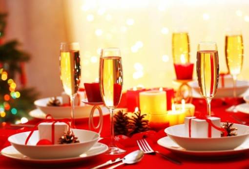 Χριστουγεννιάτικο τραπέζι: 6 tips για να δημιουργήσεις την πιο κομψή εκδοχή του