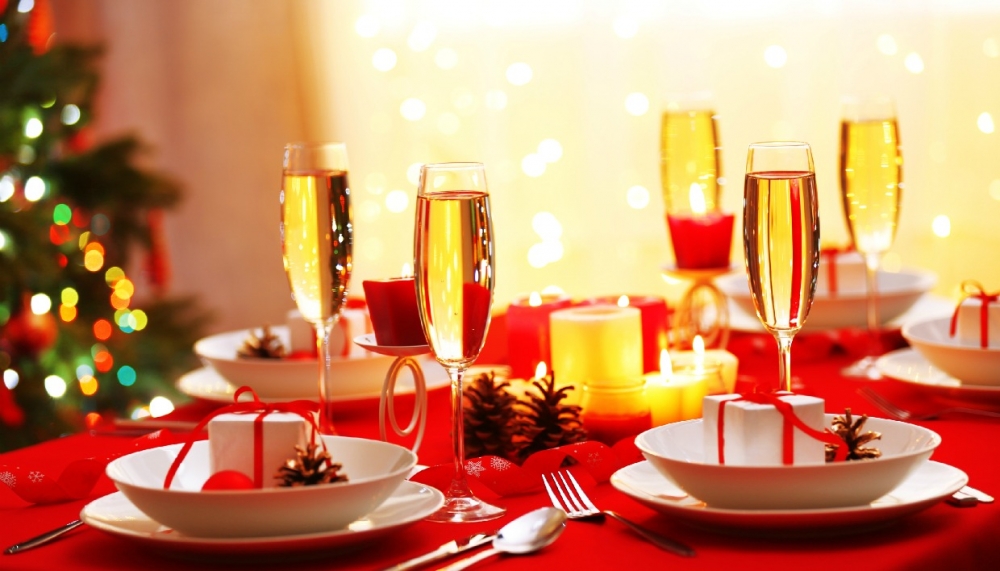 Χριστουγεννιάτικο τραπέζι: 6 tips για να δημιουργήσεις την πιο κομψή εκδοχή του