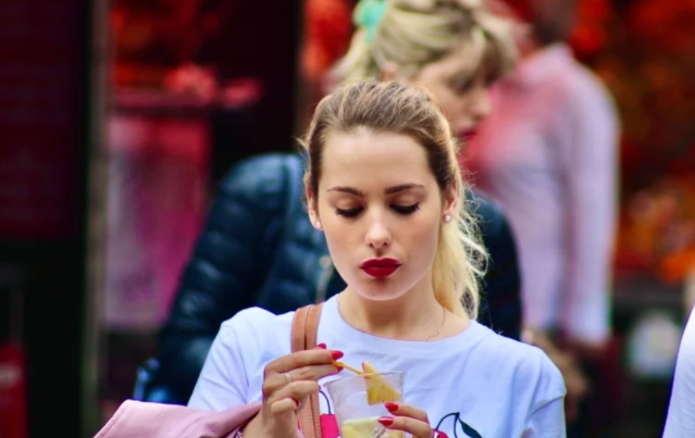 &Eta; &iota;&delta;&alpha;&nu;&iota;&kappa;ή &tau;&rho;&omicron;&phi;ή &gamma;&iota;&alpha; &mu;&epsilon;&tau;ά &tau;&iota;&sigmaf; &gamma;&iota;&omicron;&rho;&tau;έ&sigmaf; ώ&sigma;&tau;&epsilon; &nu;&alpha; &nu;&iota;ώ&theta;&epsilon;&iota;&sigmaf; &alpha;&nu;ά&lambda;&alpha;&phi;&rho;&eta;