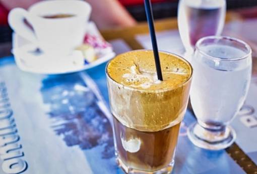 Επιμελητήριο για ΦΠΑ Εστίασης:«Αδύνατο να απορροφηθεί η νέα αύξηση από ΜμΕ»