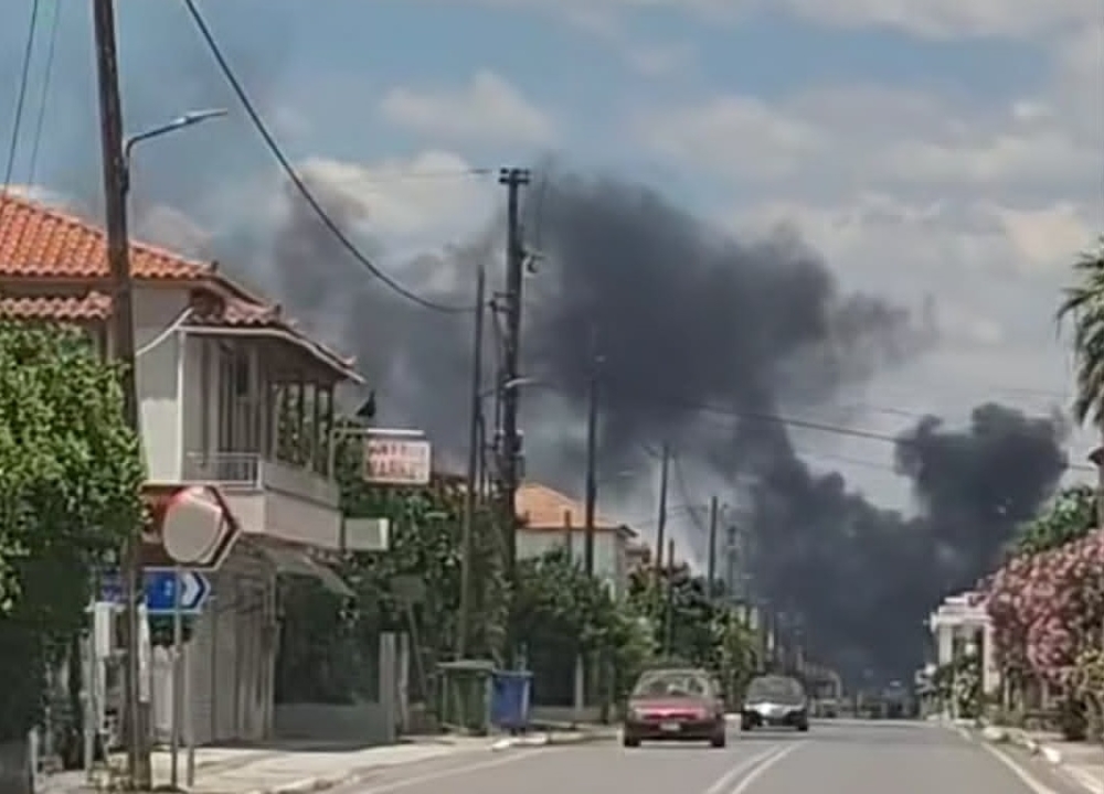 &Nu;&tau;&omicron;&upsilon;&mu;ά&nu;&iota;&alpha;&sigma;&alpha;&nu; &alpha;&pi;ό &mu;&alpha;ύ&rho;&omicron;&upsilon;&sigmaf; &kappa;&alpha;&pi;&nu;&omicron;ύ&sigmaf; &lambda;ό&gamma;&omega; &phi;&omega;&tau;&iota;ά&sigmaf; &omicron;&iota; &Alpha;&mu;ύ&kappa;&lambda;&epsilon;&sigmaf;