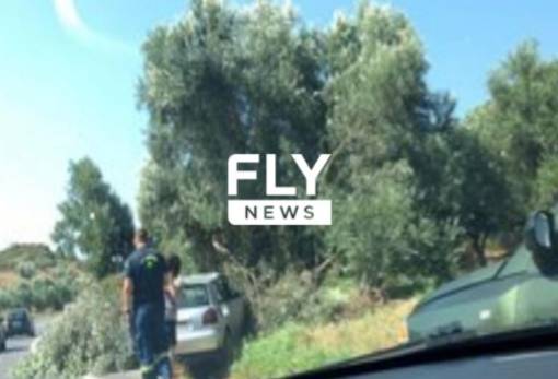 Αυτοκίνητο «καρφώθηκε» σε δέντρο στην ΕΟ Σπάρτης – Γυθείου