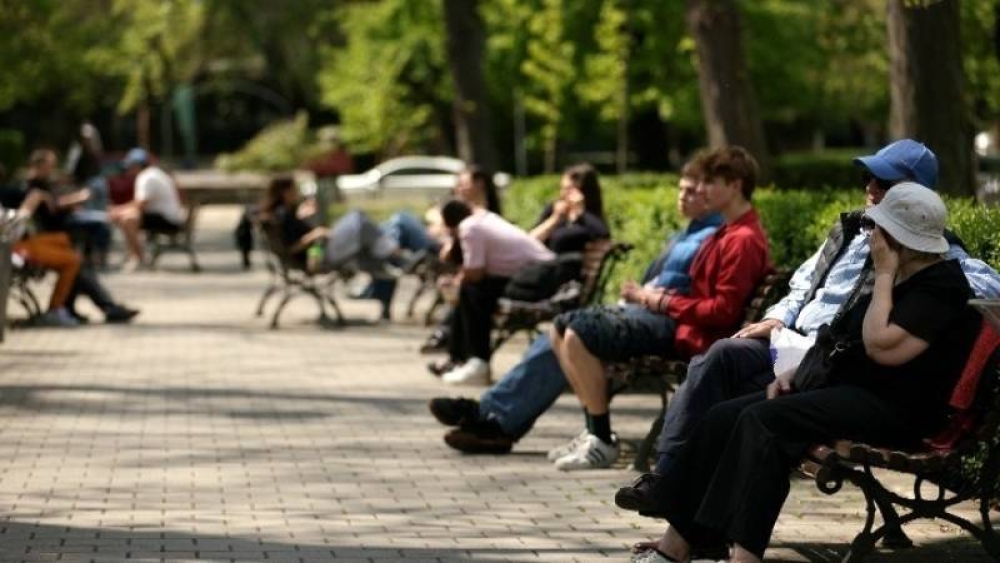 &Pi;&alpha;&gamma;&kappa;ό&sigma;&mu;&iota;&alpha; Έ&rho;&epsilon;&upsilon;&nu;&alpha;: &Alpha;&nu;&eta;&sigma;&upsilon;&chi;&eta;&tau;&iota;&kappa;ή &alpha;ύ&xi;&eta;&sigma;&eta; &sigma;&tau;&alpha; &pi;&omicron;&sigma;&omicron;&sigma;&tau;ά &theta;&nu;&eta;&sigma;&iota;&mu;ό&tau;&eta;&tau;&alpha;&sigmaf; &tau;&omega;&nu; &nu;έ&omega;&nu;
