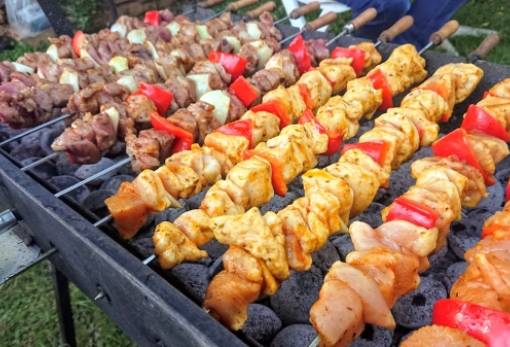 Ακριβότερη ως 22% η Τσικνοπέμπτη