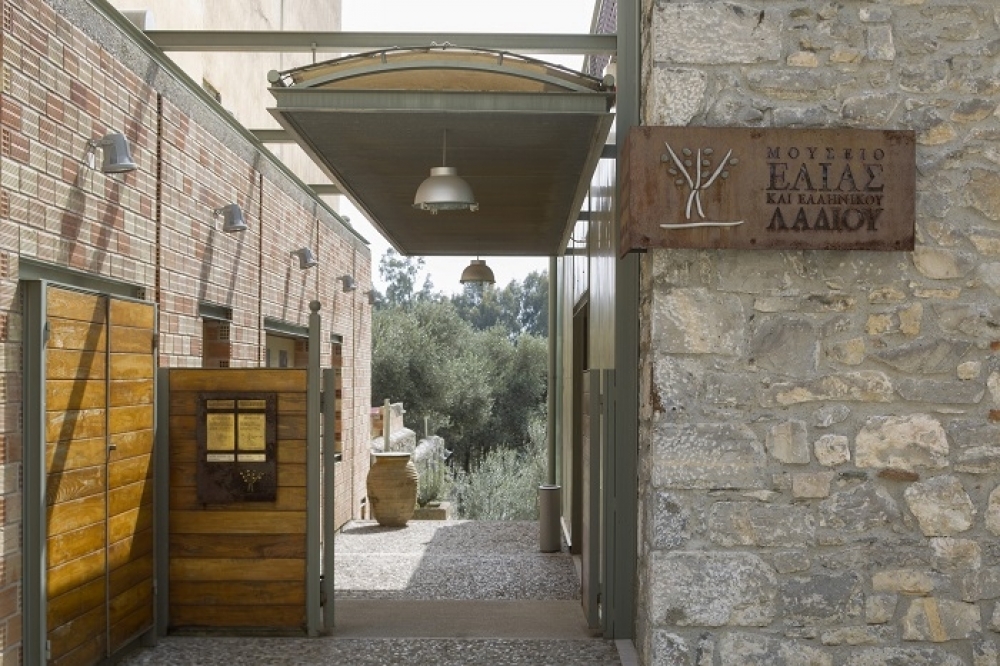 &laquo;&Epsilon;&lambda;&iota;ά &kappa;&alpha;&iota; &epsilon;&lambda;&alpha;&iota;ό&lambda;&alpha;&delta;&omicron;: &Epsilon;&pi;&iota;&sigma;&tau;ή&mu;&eta; &kappa;&alpha;&iota; &sigma;&chi;&omicron;&lambda;&iota;&kappa;ή &epsilon;&pi;&iota;&chi;&epsilon;&iota;&rho;&eta;&mu;&alpha;&tau;&iota;&kappa;ό&tau;&eta;&tau;&alpha;&raquo; &sigma;&tau;&omicron; &Mu;&omicron;&upsilon;&sigma;&epsilon;ί&omicron; &Epsilon;&lambda;&iota;ά&sigmaf; &kappa;&alpha;&iota; &Lambda;&alpha;&delta;&iota;&omicron;ύ