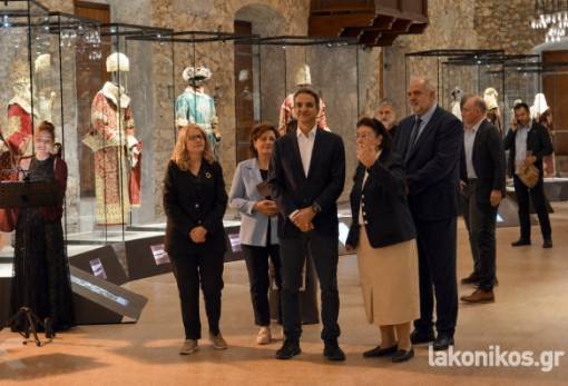 Δεσπόζει αναγεννημένος στο θρόνο του ο Μυστράς