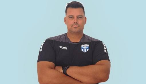 &Sigma;&tau;&omicron; &laquo;&tau;&iota;&mu;ό&nu;&iota;&raquo; &tau;&eta;&sigmaf; &Kappa;&alpha;&lambda;&alpha;&mu;ά&tau;&alpha;&sigmaf; &omicron; &Pi;&alpha;&nu;&alpha;&gamma;&iota;ώ&tau;&eta;&sigmaf; &Chi;&rho;&iota;&sigma;&tau;&omicron;&phi;&iota;&lambda;έ&alpha;&sigmaf;