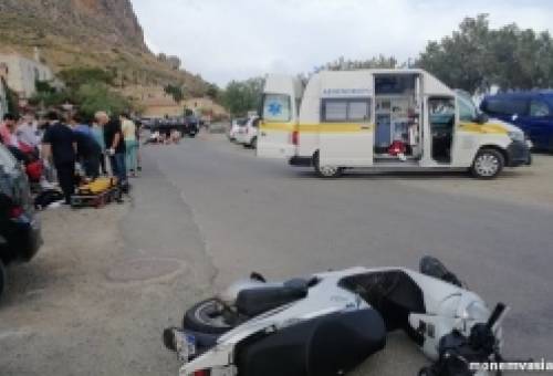 Σύγκρουση μηχανών με δύο τραυματίες στη Μονεμβασιά