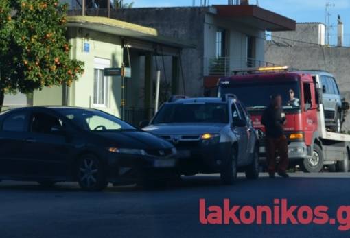 Ατύχημα ξανά στη μαρτυρική διασταύρωση Λυκούργου-Ορθίας Αρτέμιδος