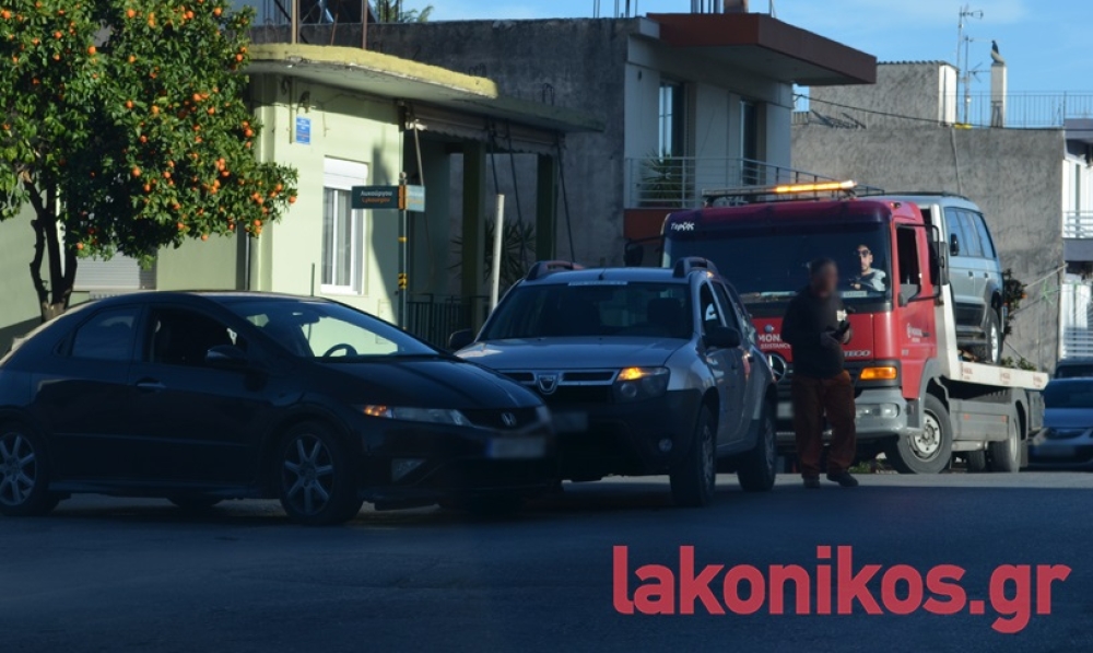 Ατύχημα ξανά στη μαρτυρική διασταύρωση Λυκούργου-Ορθίας Αρτέμιδος