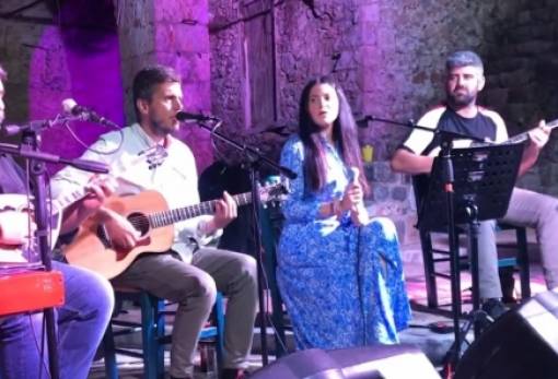 Μια μελωδική βραδιά με έντεχνο «αποτύπωμα» στον Βασσαρά (ΦΩΤΟ)