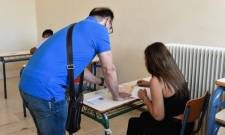 &Tau;&omicron; &delta;&iota;&kappa;ό &sigma;&alpha;&sigmaf; &sigma;&chi;ό&lambda;&iota;&omicron;: &laquo;&Kappa;ύ&rho;&iota;&epsilon; &pi;&rho;&omega;&theta;&upsilon;&pi;&omicron;&upsilon;&rho;&gamma;έ, &nu;&tau;&rho;&omicron;&pi;ή&raquo;