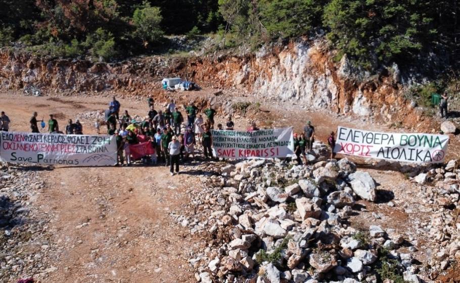 &Alpha;&sigma;&pi;ί&delta;&alpha;&raquo; &sigma;&eta;&kappa;ώ&nu;&epsilon;&iota; &kappa;&alpha;&iota; &tau;&omicron; &Tau;&Epsilon;&Epsilon; &gamma;&iota;&alpha; &tau;&alpha; &alpha;&iota;&omicron;&lambda;&iota;&kappa;ά &sigma;&tau;&omicron;&nu; &Pi;ά&rho;&nu;&omega;&nu;&alpha;