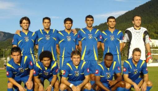 &Mu;ί&alpha; έ&rho;&chi;&epsilon;&tau;&alpha;&iota;&hellip; έ&nu;&alpha;&sigmaf; &phi;&epsilon;ύ&gamma;&epsilon;&iota;; &Eta; &Pi;&epsilon;&lambda;&omicron;&pi;ό&nu;&nu;&eta;&sigma;&omicron;&sigmaf; &sigma;&tau;&eta; Super League: