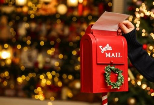 Τα «κόκκινα γραμματοκιβώτια» περιμένουν και φέτος γράμματα για τον Άγιο Βασίλη