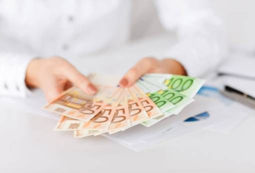 Κατώτατος μισθός: Οι ευρωπαϊκές χώρες που κατέγραψαν τις μεγαλύτερες αυξήσεις