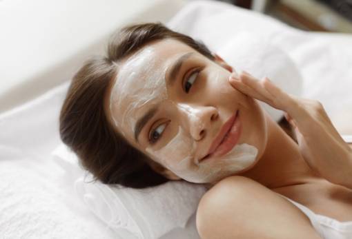 Η πιο εύκολη μάσκα προσώπου με φράουλες