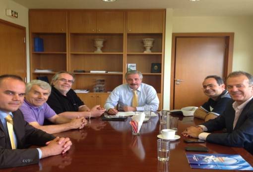  Με τον υπουργό ΠΕΚΑ συναντήθηκαν οι φορείς τουρισμού της Πελ/σου