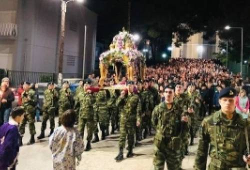 «Μεγαλύνομέν σε Ιησού και τιμώμεν την ταφήν και τα πάθη σου»