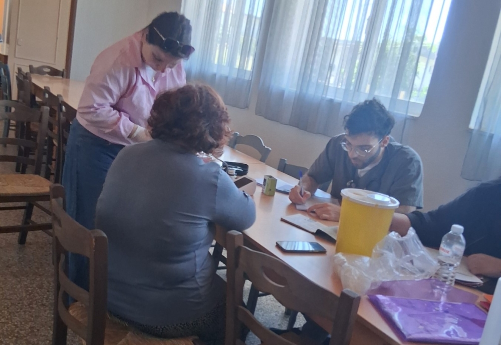 &Eta; &pi;&rho;ό&lambda;&eta;&psi;&eta; &pi;ή&gamma;&epsilon;... &pi;ό&rho;&tau;&alpha;-&pi;ό&rho;&tau;&alpha; &sigma;&epsilon; &Kappa;&alpha;&mu;ί&nu;&iota;&alpha;, &Xi;&eta;&rho;&omicron;&kappa;ά&mu;&pi;&iota; &kappa;&alpha;&iota; &Pi;&omicron;&tau;&alpha;&mu;&iota;ά