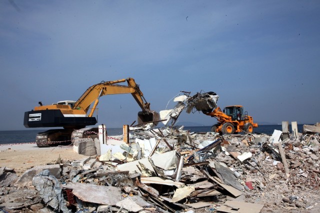 &laquo;&Alpha;&upsilon;&theta;&alpha;ί&rho;&epsilon;&tau;&eta;&raquo; &pi;&rho;&omega;&tau;&iota;ά &gamma;&iota;&alpha; &tau;&eta; &Lambda;&alpha;&kappa;&omega;&nu;ί&alpha;