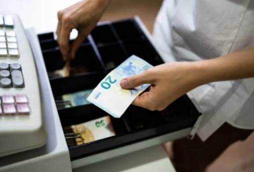 Στενάζει στην Πελοπόννησο το μικρομεσαίο επιχειρείν