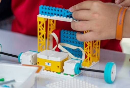 Ρομποτική για παιδιά και  3D εκτύπωση για όλους στη Βαμβακού