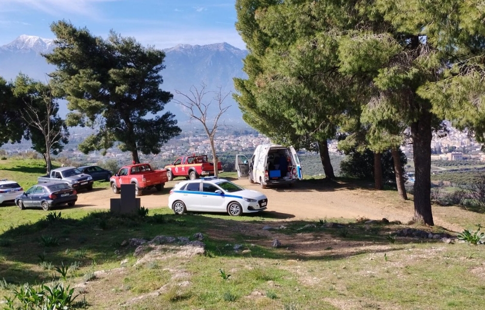 &Sigma;&pi;ά&rho;&tau;&eta;: &Nu;&epsilon;&kappa;&rho;ή 63&chi;&rho;&omicron;&nu;&eta; &gamma;&upsilon;&nu;&alpha;ί&kappa;&alpha; &sigma;&tau;&alpha; &Mu;&epsilon;&nu;&epsilon;&lambda;ά&iota;&alpha;