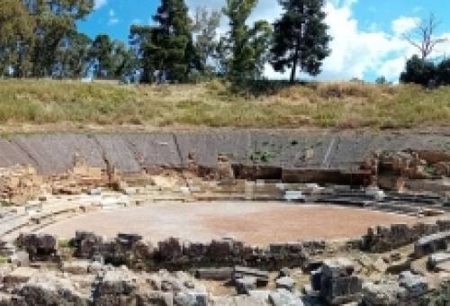 Στο Αρχαίο Θέατρο Σπάρτης η Ιστορία σκηνοθετεί μια αφήγηση αιώνων