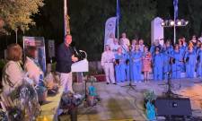 &Delta;έ&kappa;&alpha; &chi;&rho;ό&nu;&iota;&alpha; &mu;&omicron;&upsilon;&sigma;&iota;&kappa;ή&sigmaf; &kappa;&alpha;&iota; &pi;&omicron;&lambda;&iota;&tau;&iota;&sigma;&mu;&omicron;ύ &gamma;&iota;ό&rho;&tau;&alpha;&sigma;&epsilon; &tau;&omicron; &Chi;&omicron;&rho;&omega;&delta;&iota;&alpha;&kappa;ό &Phi;&epsilon;&sigma;&tau;&iota;&beta;ά&lambda; &Delta;. &Epsilon;&upsilon;&rho;ώ&tau;&alpha;