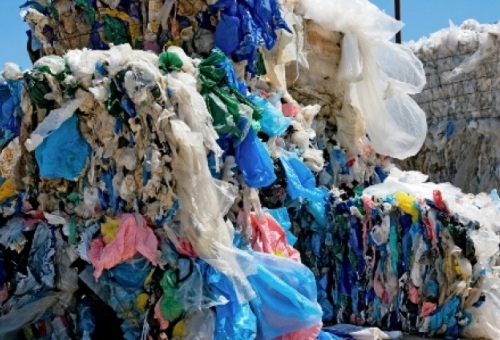 Μήπως η απαγόρευση της πλαστικής σακούλας δεν ωφελεί το περιβάλλον;