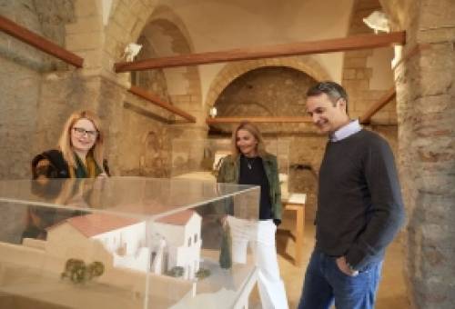 «Ανοίγει» τα Παλάτια του Μυστρά ο Πρωθυπουργός