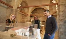 &laquo;&Alpha;&nu;&omicron;ί&gamma;&epsilon;&iota;&raquo; &tau;&alpha; &Pi;&alpha;&lambda;ά&tau;&iota;&alpha; &tau;&omicron;&upsilon; &Mu;&upsilon;&sigma;&tau;&rho;ά &omicron; &Pi;&rho;&omega;&theta;&upsilon;&pi;&omicron;&upsilon;&rho;&gamma;ό&sigmaf;